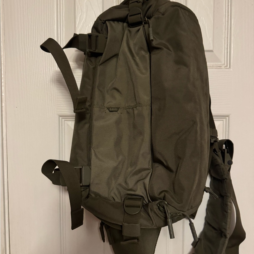 LV10 SLING PACK 13L DETAILS